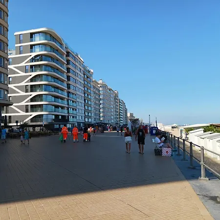 Louis Vlak Bij De Zee Остенде