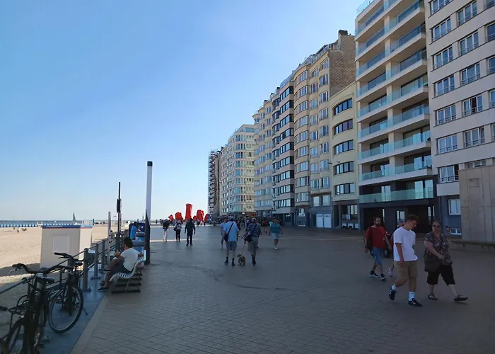 Louis Vlak Bij De Zee